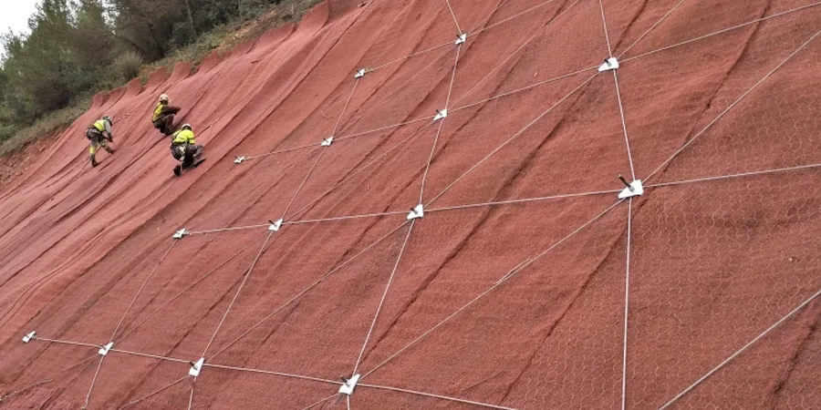 Análisis de Estabilidad de Taludes en La Serena: Enfoque Sismogeotécnico